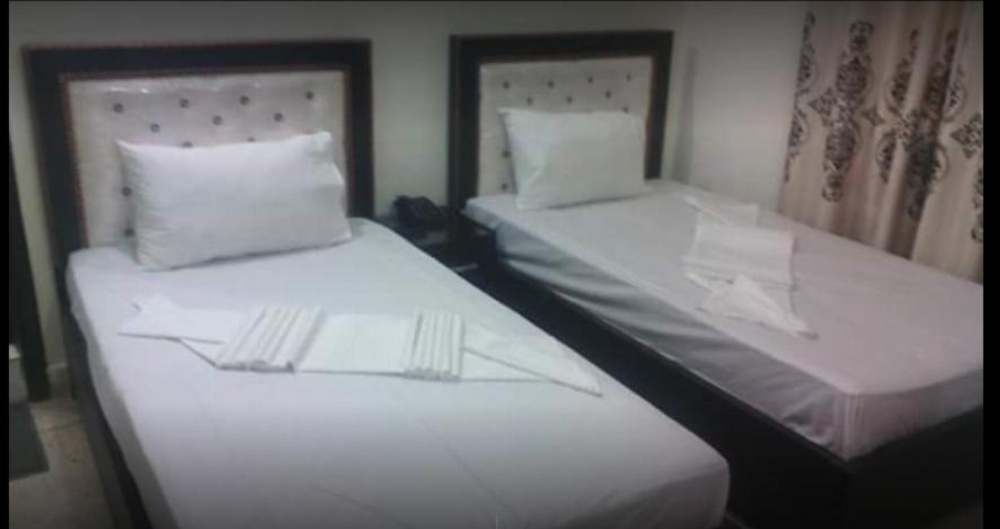 E-Town Rooms Guest House